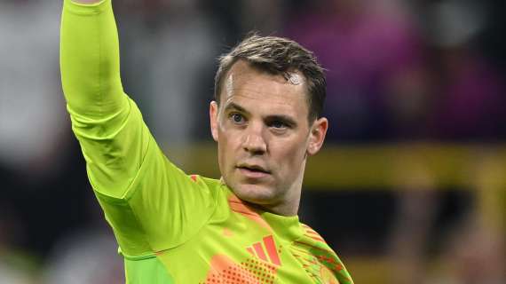 Drama Unfolds At Bayern: Manuel Neuer Faces Setback With Right Calf Injury