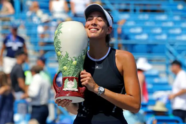 Muguruza defends Monterry Open title