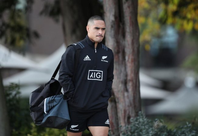 Smith pens new All Blacks deal