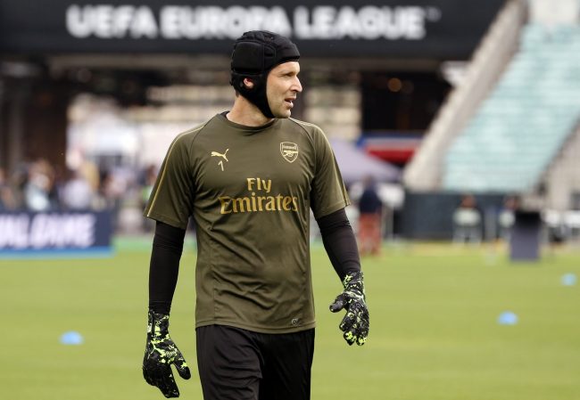 Emery keeps Cech waiting