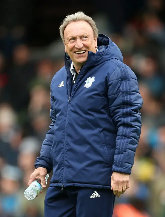 Warnock to stay with Bluebirds