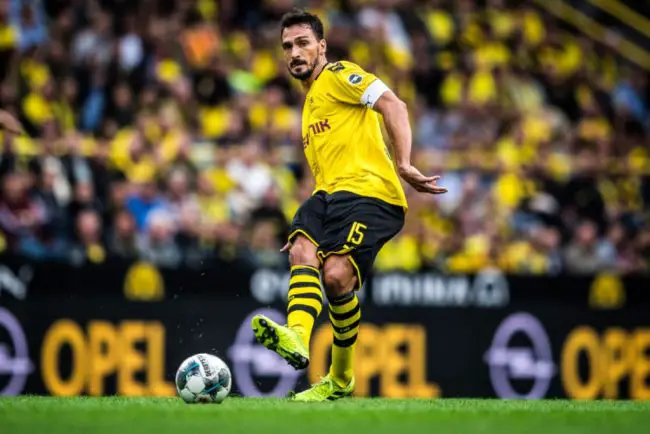 mats-hummels-borussia-dortmund-sc-paderborn-bundesliga-bayern-munich-borussia-monchenglabach-lucien-favre