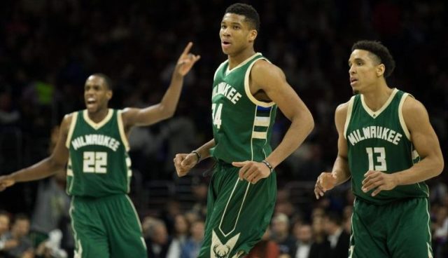 Giannis-Antetokounmpo-Finishes-With-30-Points-And-12-Rebounds-As-Bucks-Beat-Dubs-107-98-On-The-Road