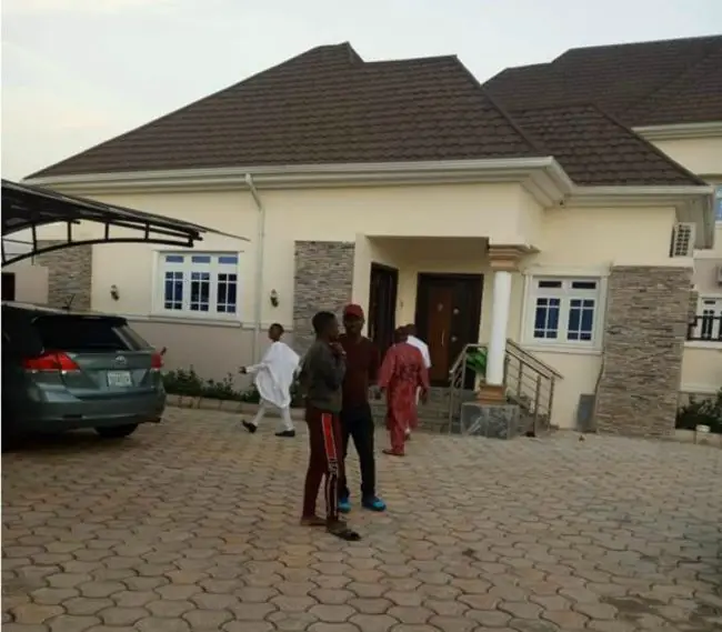 Simon Opens New Palatial Home In Kaduna