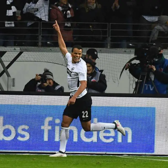 timothy-chandler-eintracht-frankfurt-german-bundesliga-usa