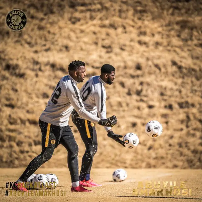 'He Is A True Legend'- Akpeyi Reveals Admiration For Kaizer Chiefs Rival Khune