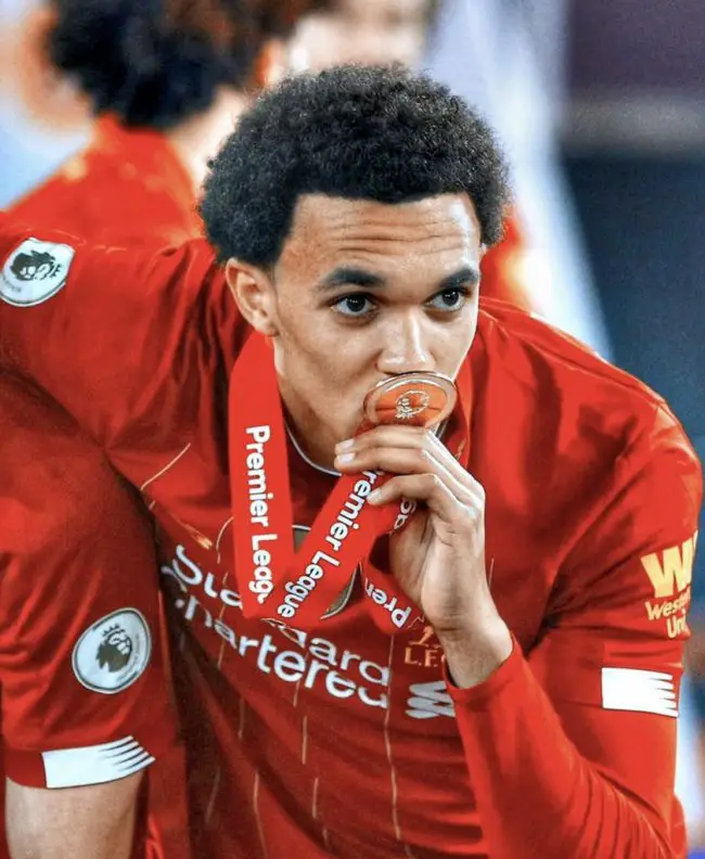 Alexander-Arnold Scoops Premier League's Young Player Of The Year Award