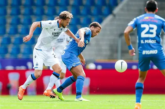 Dessers Rues Missed Penalty In Genk's Defeat To Club Brugge