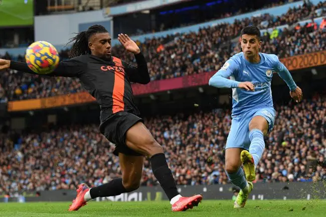 Iwobi Subbed On As Man City Overcome Everton To Close Gap On Chelsea