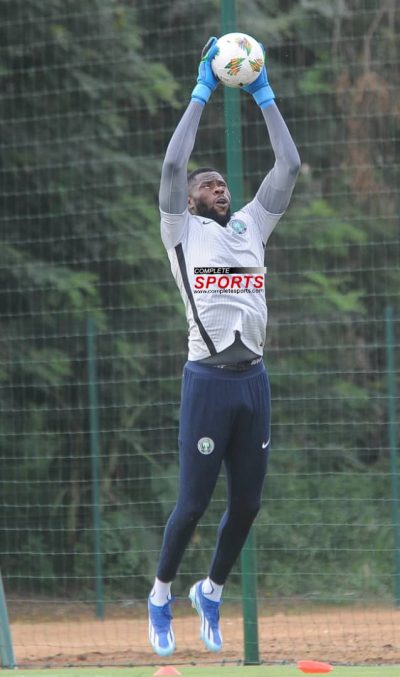 francis-uzoho-super-eagles-nigeria-afcon-2023-africa-cup-of-nations-ecole- nationale-de-la-police- pitch 