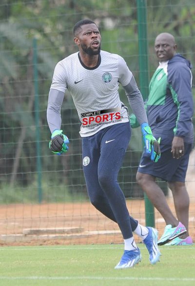 francis-uzoho-super-eagles-nigeria-afcon-2023-africa-cup-of-nations-ecole- nationale-de-la-police- pitch 