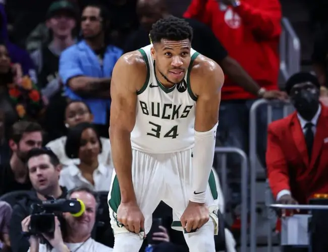 giannis-antetokounmpo-milwaukee-bucks-national-basketball-association-nba