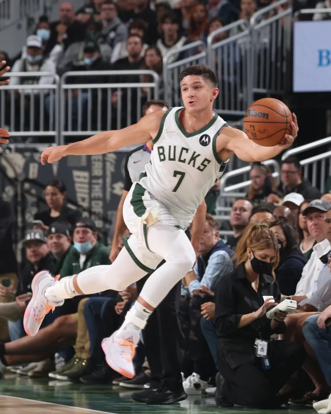 grayson-allen-bucks-nba-basketball-patrick-beverley-tristan-thompson