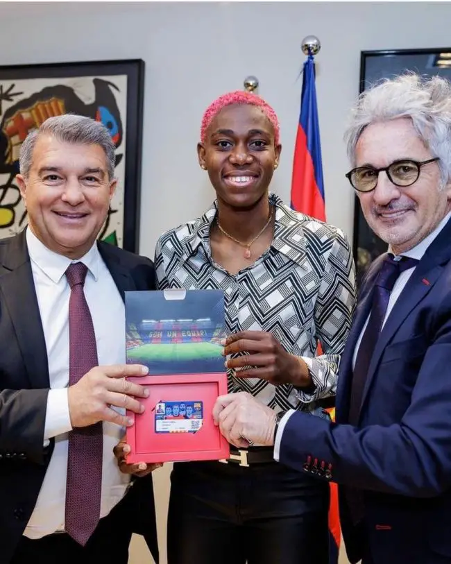 OFFICIAL: Oshoala Extends Barcelona Contract